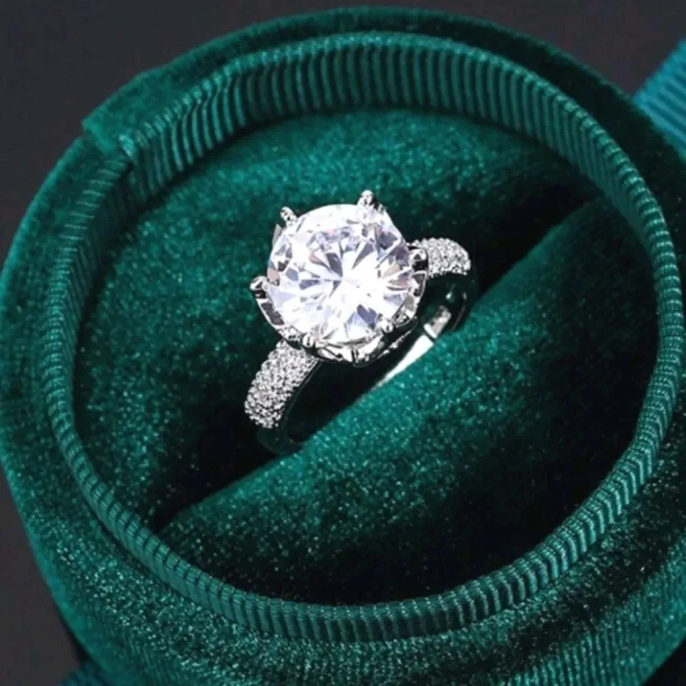 Stunning 925 Sterling silver diamond  wedding ring sz 6